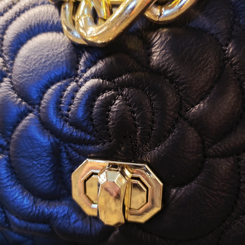 SALE!! Anna Paola Genuine Leather Black Rose Handbag - Picture 7 of 10